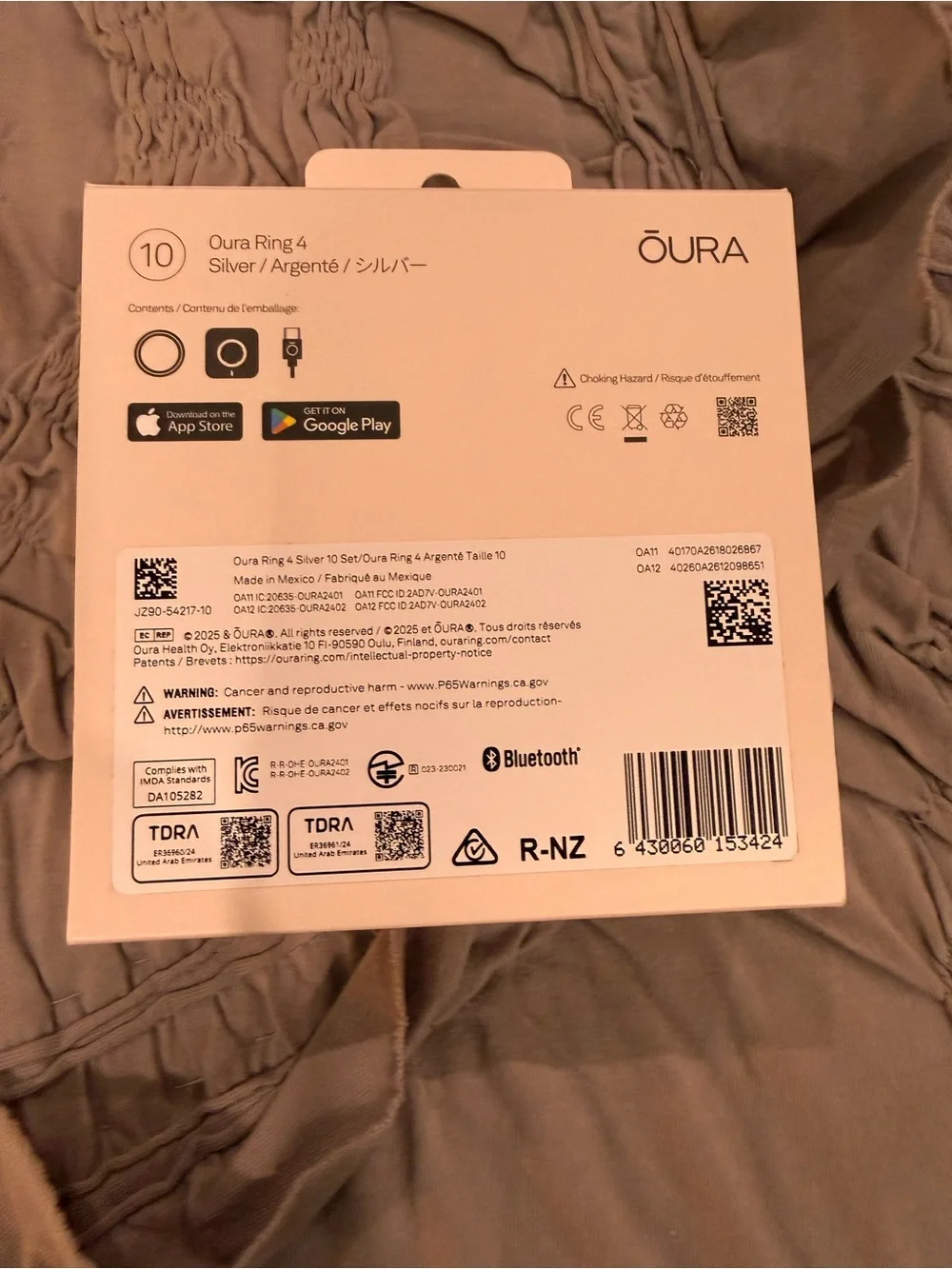 NEW IN BOX Oura Ring 4 Smart Ring — Silver